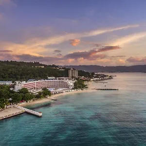 4* Resort Grand Decameron Cornwall Beach, A Trademark All-Inclusive Resort